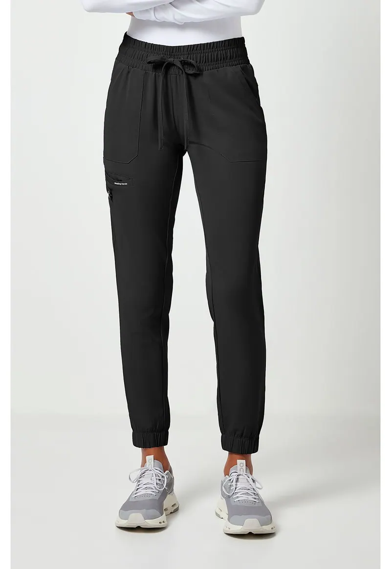 Renee Pant in BLACK